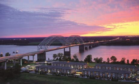 Mississippi river sun set-taken in Memphis_small (1)